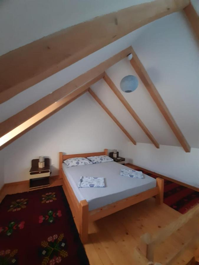 Balabani Local Stay Golubovci Eksteriør bilde
