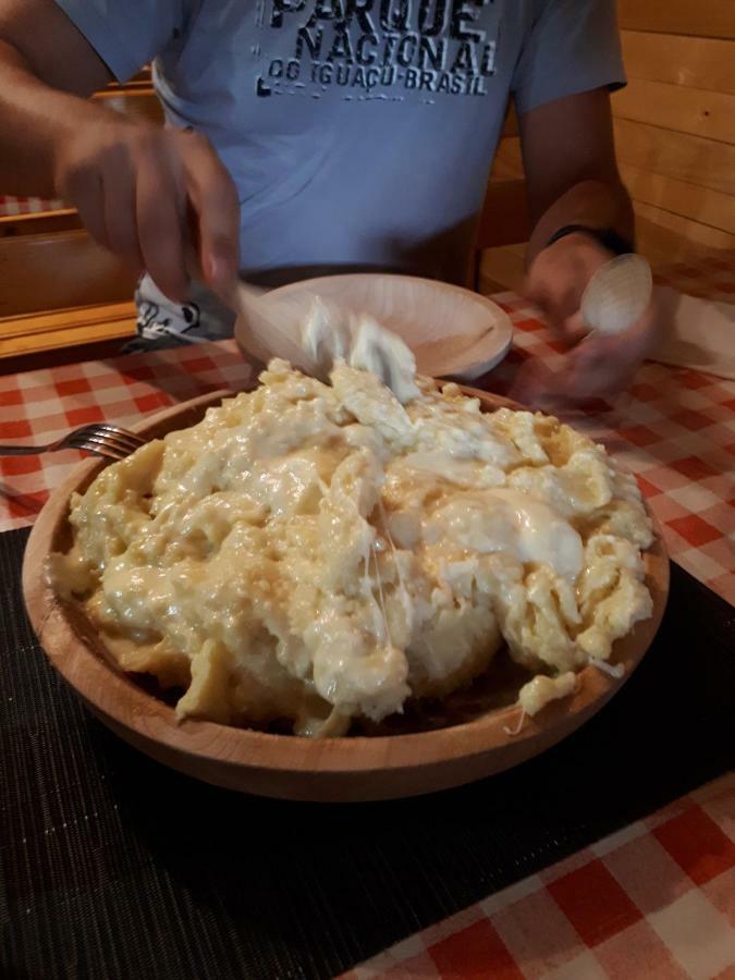 Balabani Local Stay Golubovci Eksteriør bilde
