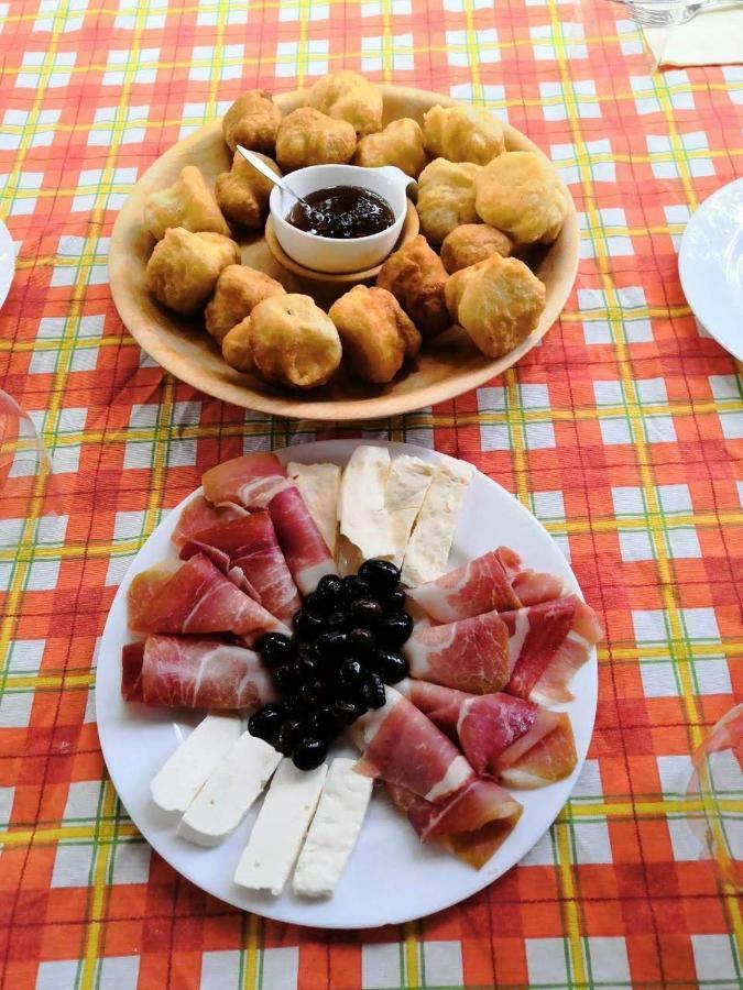 Balabani Local Stay Golubovci Eksteriør bilde