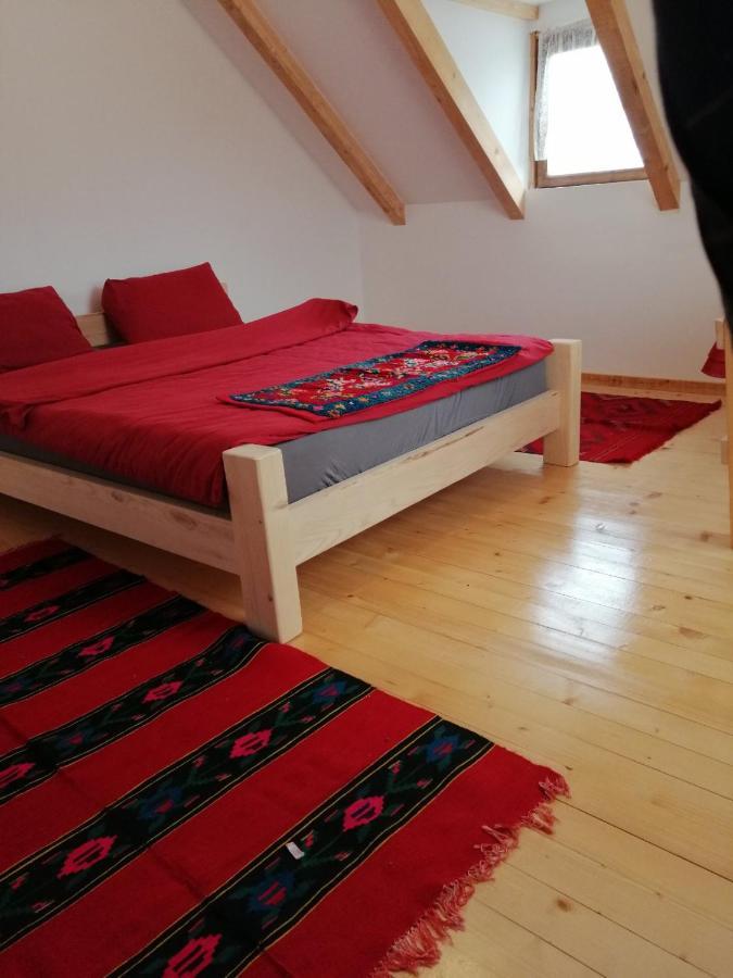 Balabani Local Stay Golubovci Eksteriør bilde